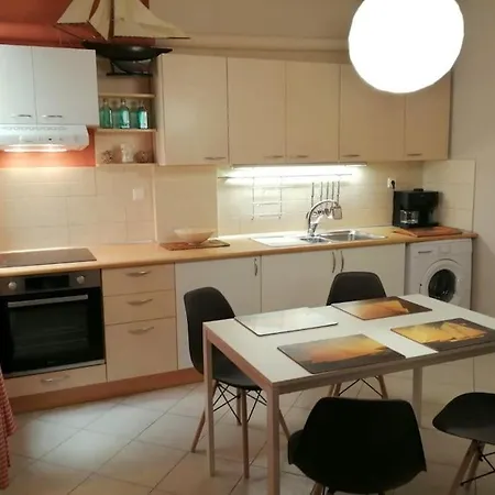 Central Spacious Apartment 70Sqm Tripoli Exterior photo